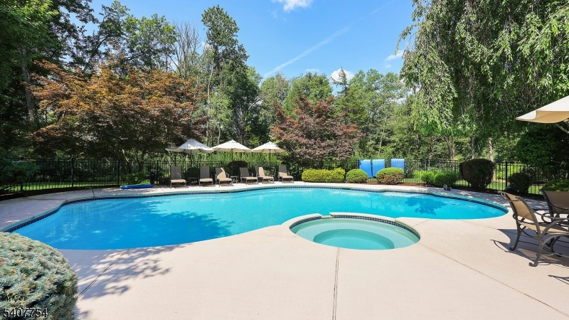 7 Manor Drive Warren, NJ 07059 - Photo 32 of 38