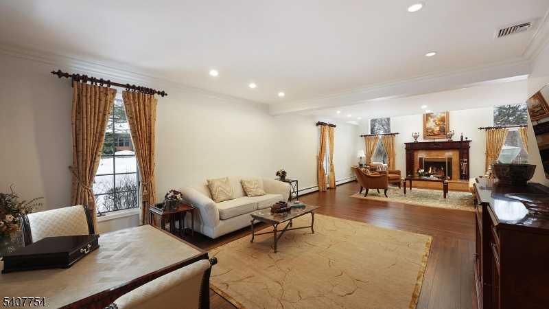 7 Manor Drive Warren, NJ 07059 - Photo 9 of 38