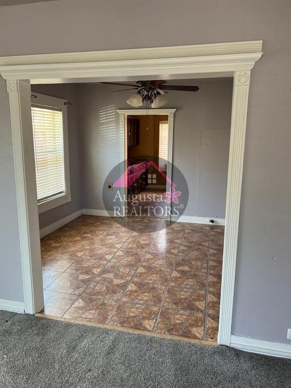 507 East Ave B Sweetwater, TX 79556 - Photo 3 of 10 a view of a livingroom with furniture and closet