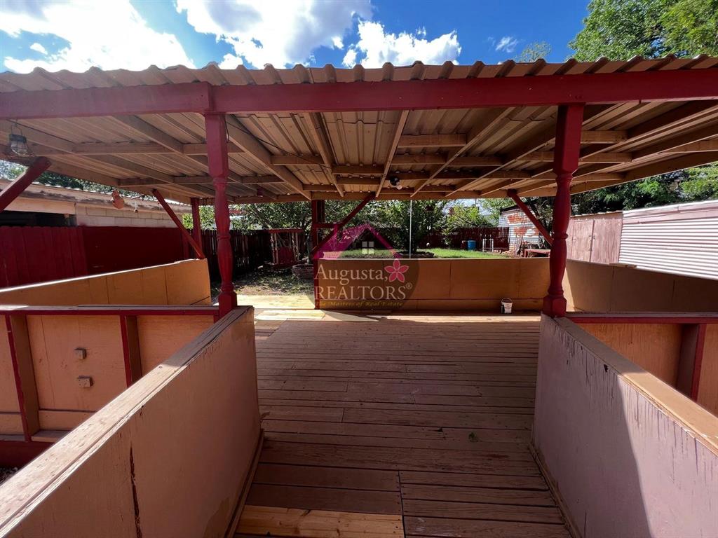 507 East Ave B Sweetwater, TX 79556 - Photo 10 of 10 a view of a garage