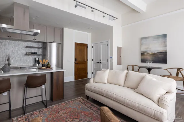 $694,000 | 17 South Palafox Street, Unit 304, Pensacola, FL 32502
