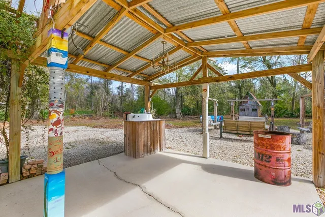 $320,000 | 29306 Red Oak Drive, Walker, LA 70785