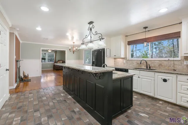 $320,000 | 29306 Red Oak Drive, Walker, LA 70785