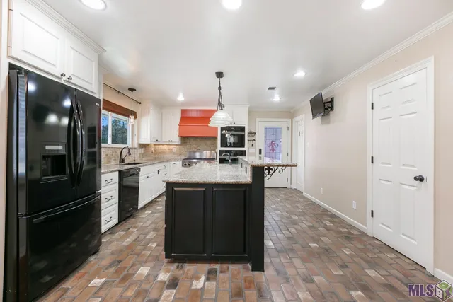 $320,000 | 29306 Red Oak Drive, Walker, LA 70785