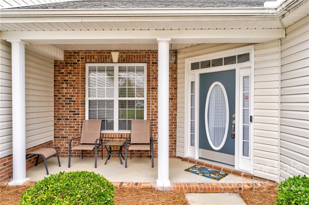 608 Amethyst Circle Fort Mill, SC 29708 - Photo 2 of 28 a living room with furniture and a window