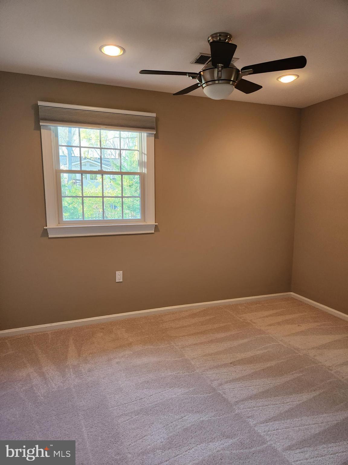 8230 Riverside Road Alexandria, VA 22308 - Photo 37 of 49 Lower level Bedroom #4