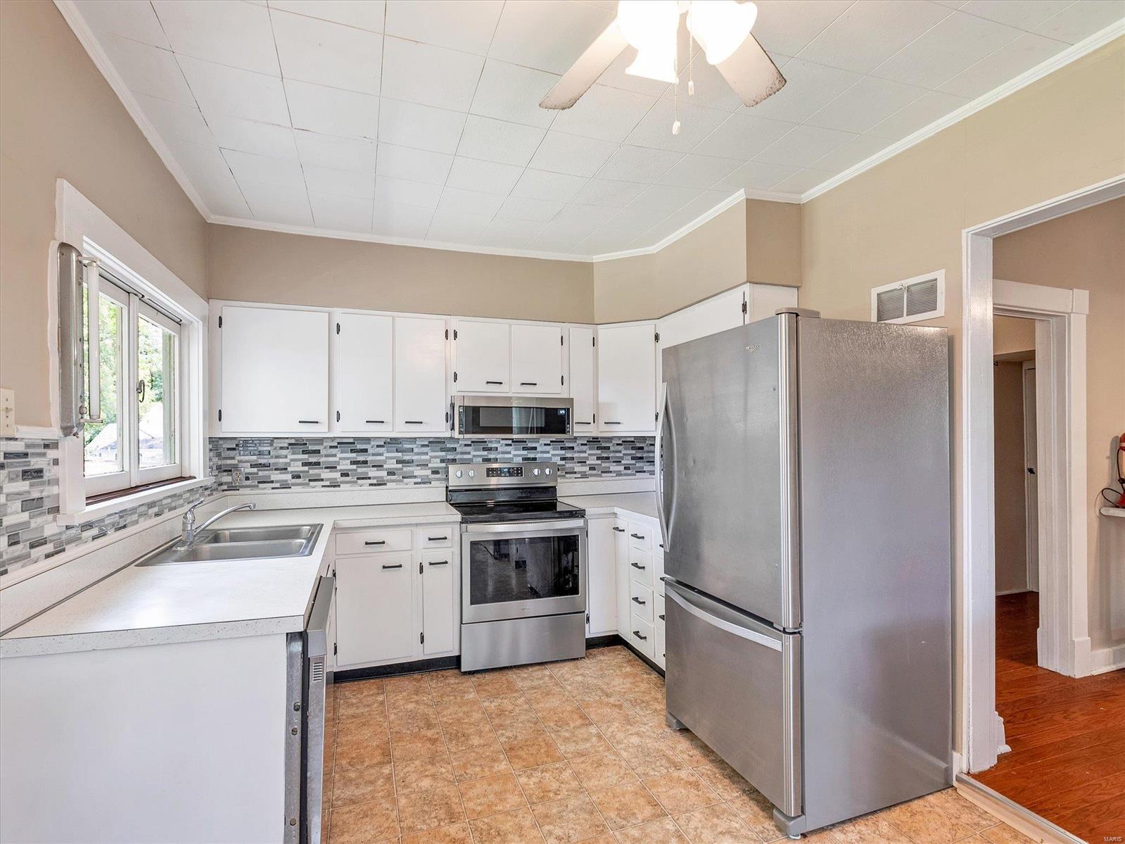 629 North Central Avenue Eureka, MO 63025 - Photo 18 of 44