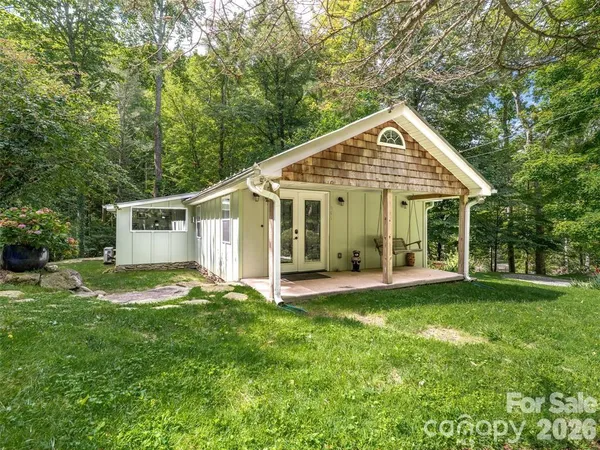 $495,000 | 347 Blackberry Inn Road, Weaverville, NC 28787