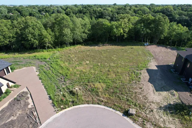 $250,000 | 630 Marie Lane, North Mankato, MN 56003