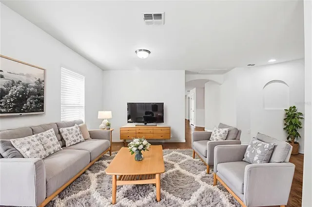 $289,900 | 906 Wynnmere Walk Avenue, Ruskin, FL 33570