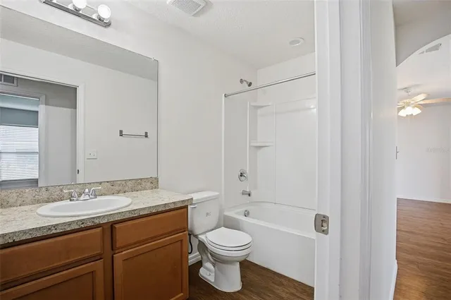 $289,900 | 906 Wynnmere Walk Avenue, Ruskin, FL 33570