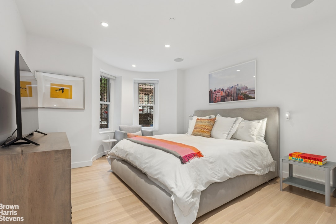 35 West 71st Street, Unit 1 Manhattan, NY 10023 - Photo 8 of 15