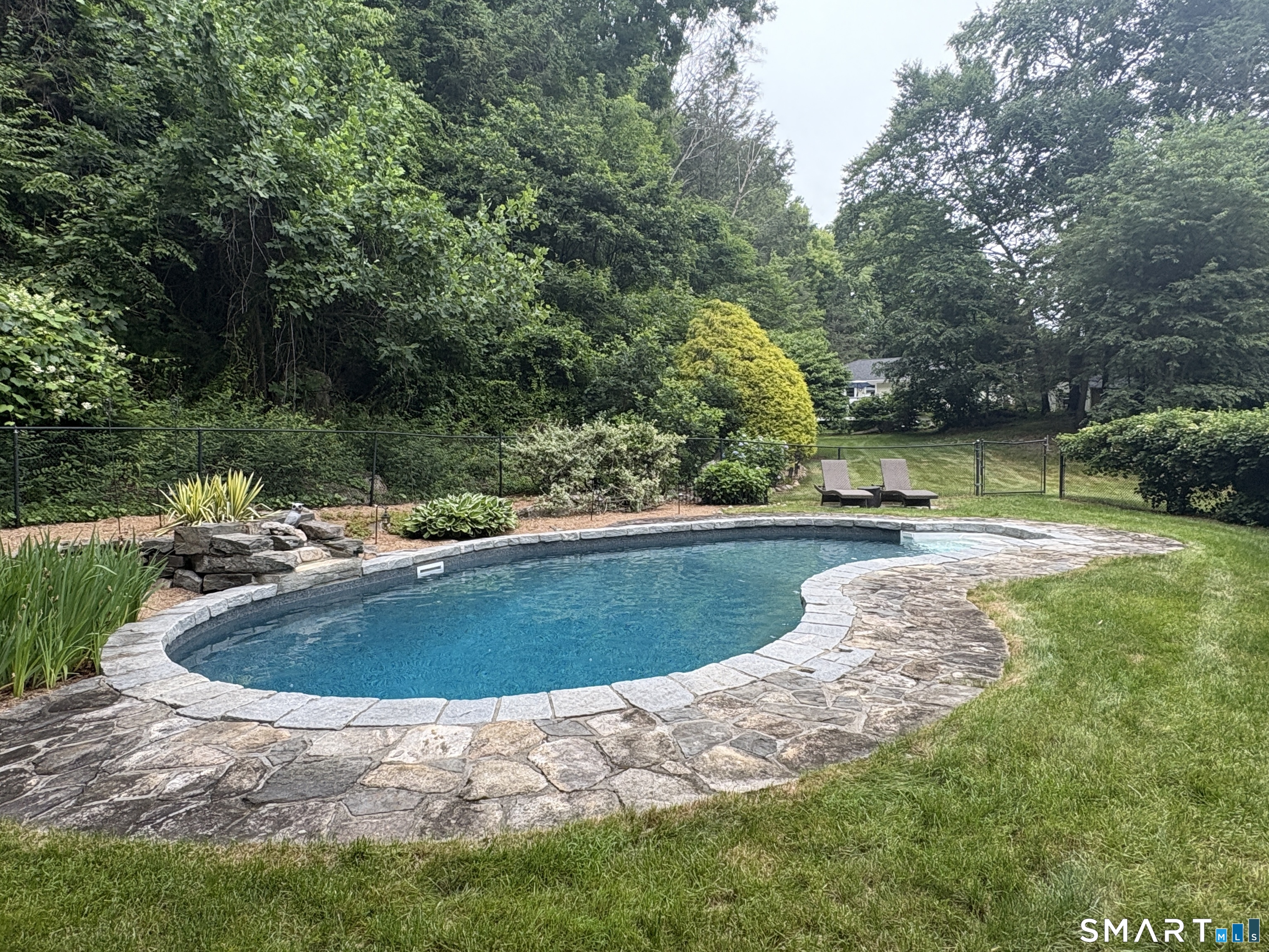 37 North Pleasant Rise Brookfield, CT 06804 - Photo 6 of 32