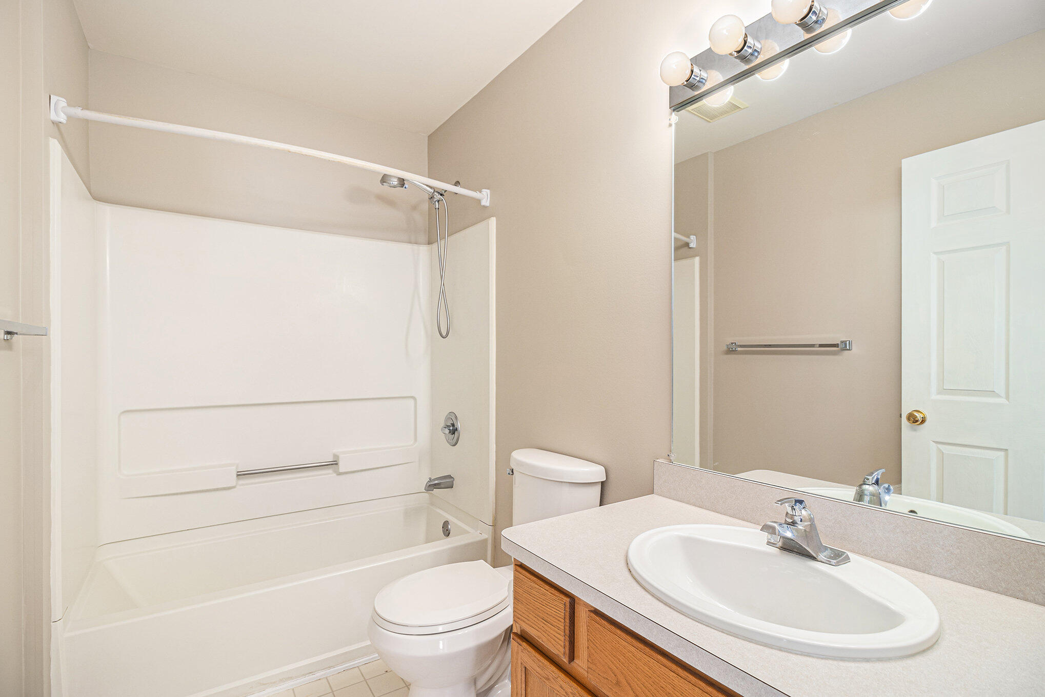 1681 Scio Ridge Road Ann Arbor, MI 48103 - Photo 35 of 45 Second Floor Hallway Bathroom