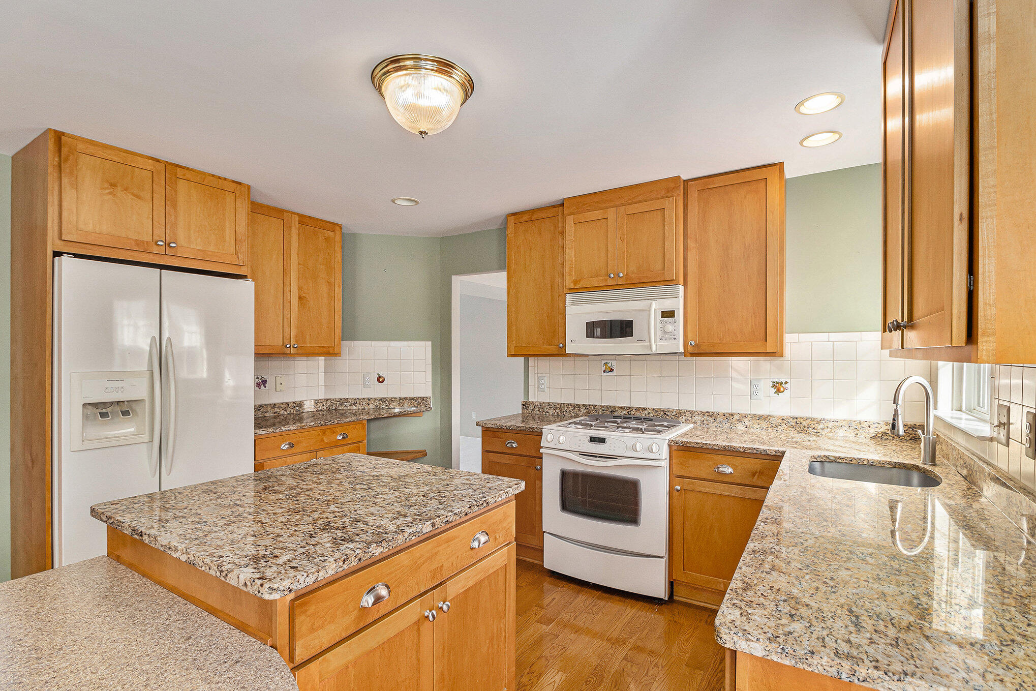 1681 Scio Ridge Road Ann Arbor, MI 48103 - Photo 10 of 45 Kitchen
