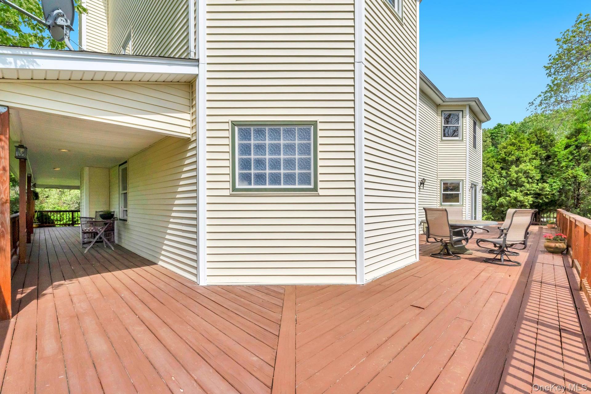 506 Moriches-Middle Island Road Manorville, NY 11949 - Photo 12 of 50