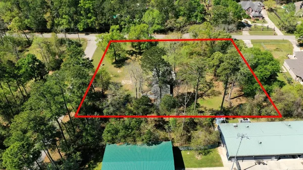 $575,000 | 2424 Meadow Road, Conroe, TX 77384