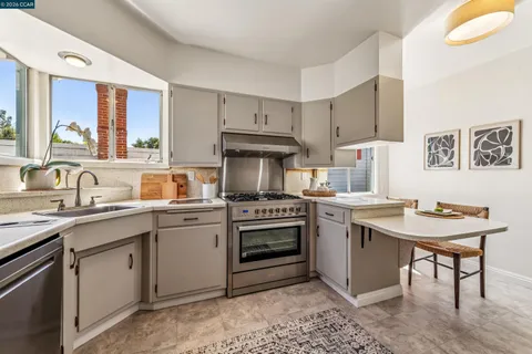 $995,000 | 4010 Reinhardt Drive, Oakland, CA 94619