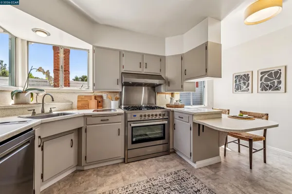 $995,000 | 4010 Reinhardt Drive, Oakland, CA 94619