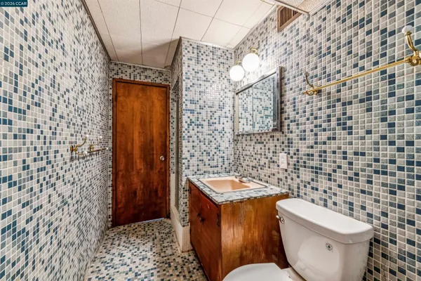 $995,000 | 4010 Reinhardt Drive, Oakland, CA 94619