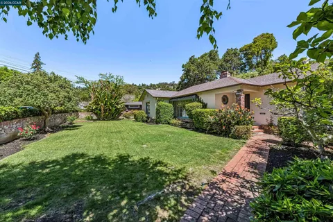 $995,000 | 4010 Reinhardt Drive, Oakland, CA 94619
