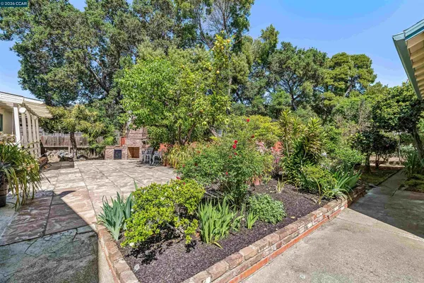 $995,000 | 4010 Reinhardt Drive, Oakland, CA 94619
