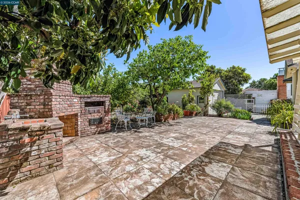 $995,000 | 4010 Reinhardt Drive, Oakland, CA 94619