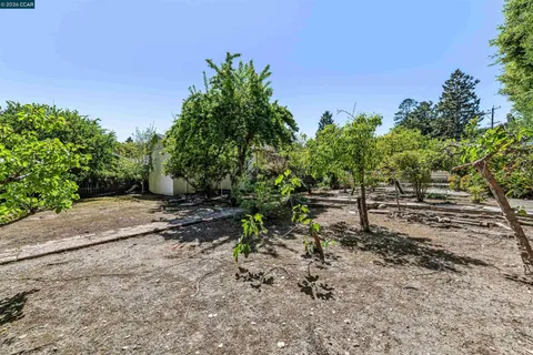 $995,000 | 4010 Reinhardt Drive, Oakland, CA 94619