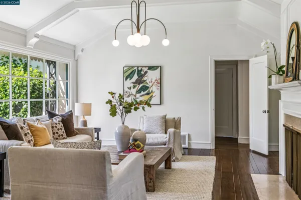 $995,000 | 4010 Reinhardt Drive, Oakland, CA 94619