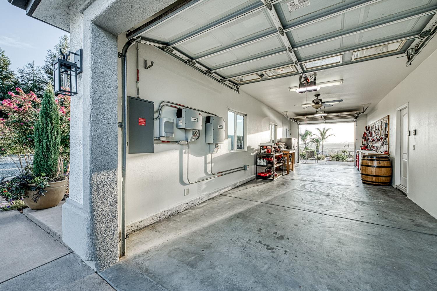 15640 North Friant Road Friant, CA 93626 - Photo 66 of 67 Drive thru tandan garage, new door and garage door opener