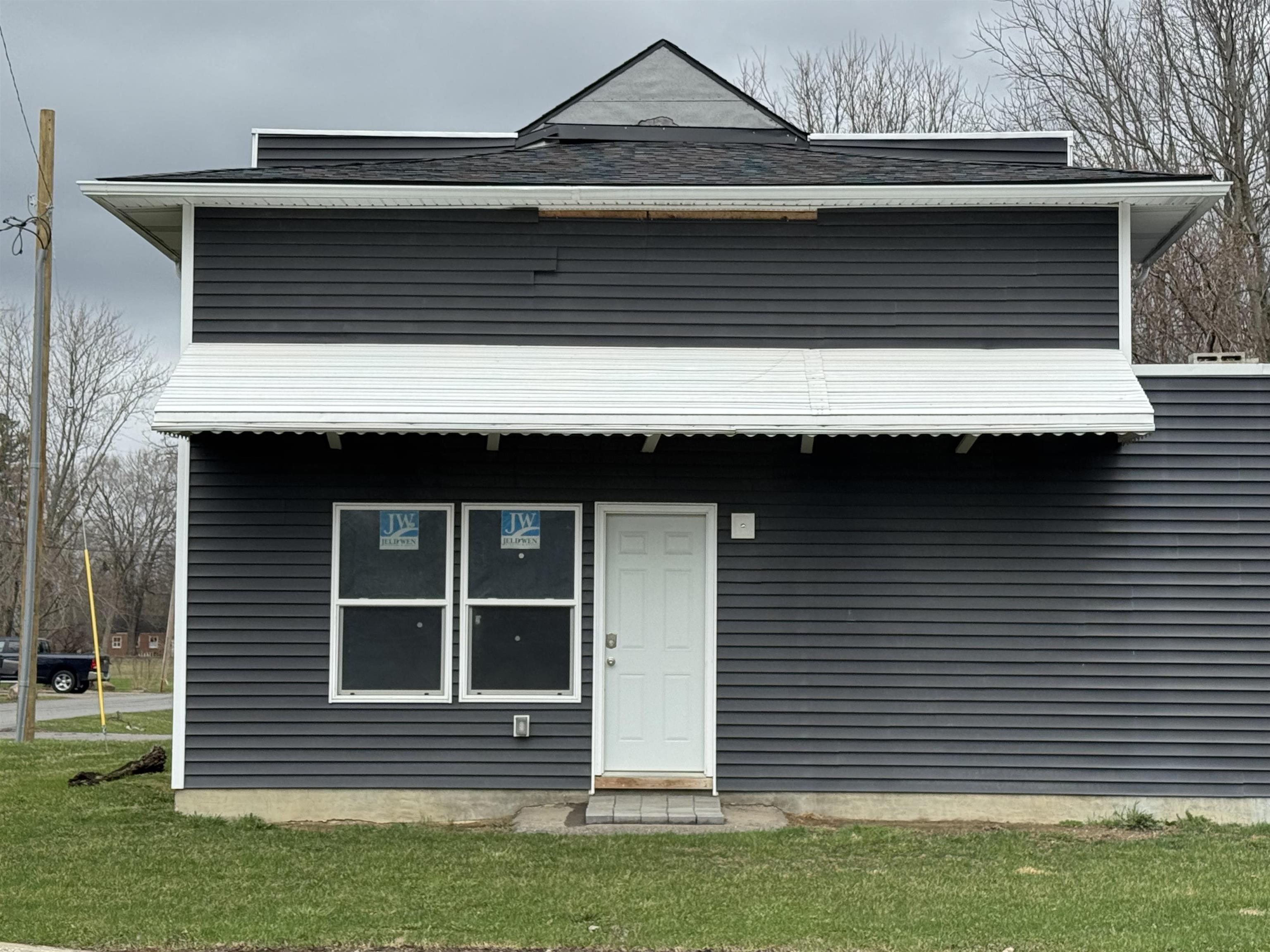 6069 Lapeer Road Burton, MI 48509 - Photo 2 of 34