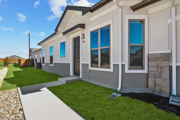 $2,596 | 476 Suffield Drive, Unit 219, Buda, TX 78610