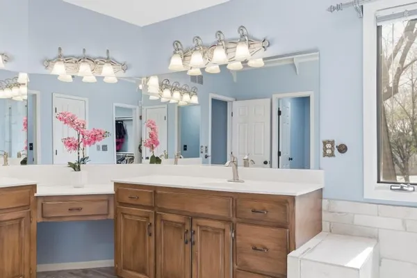 $900,000 | 9305 West 139th Street, Overland Park, KS 66221