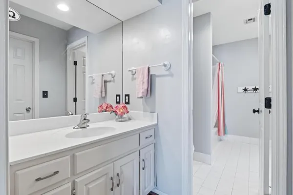 $900,000 | 9305 West 139th Street, Overland Park, KS 66221