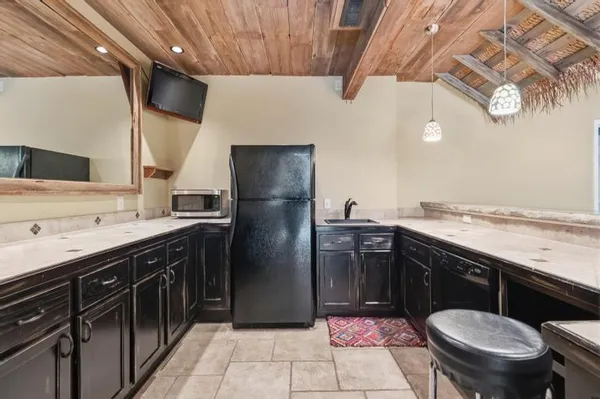 $900,000 | 9305 West 139th Street, Overland Park, KS 66221