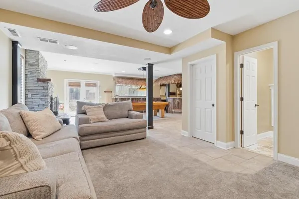 $900,000 | 9305 West 139th Street, Overland Park, KS 66221