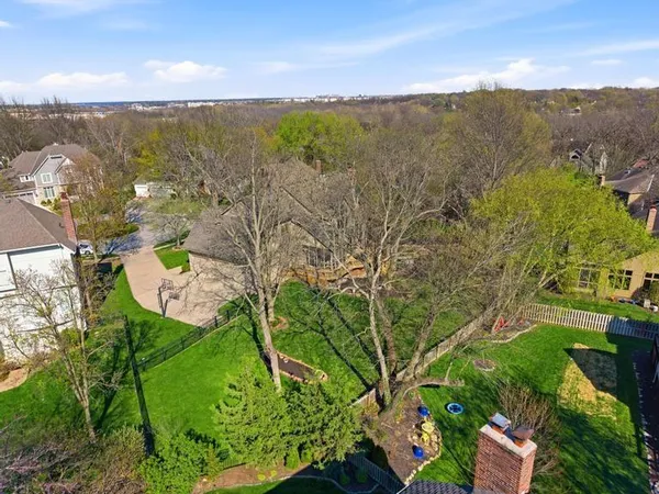 $900,000 | 9305 West 139th Street, Overland Park, KS 66221