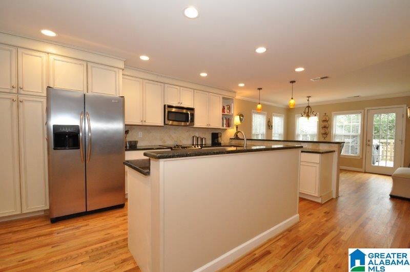 605 Oxmoor Road Birmingham, AL 35209 - Photo 4 of 17