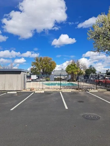 $325,500 | 878 Rutledge Drive, Lodi, CA 95242