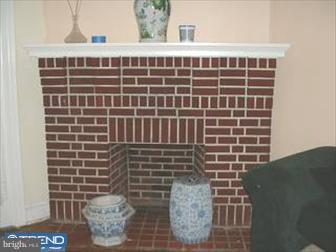 5418 Gainor Road Philadelphia, PA 19131 - Photo 4 of 10 Living Room
