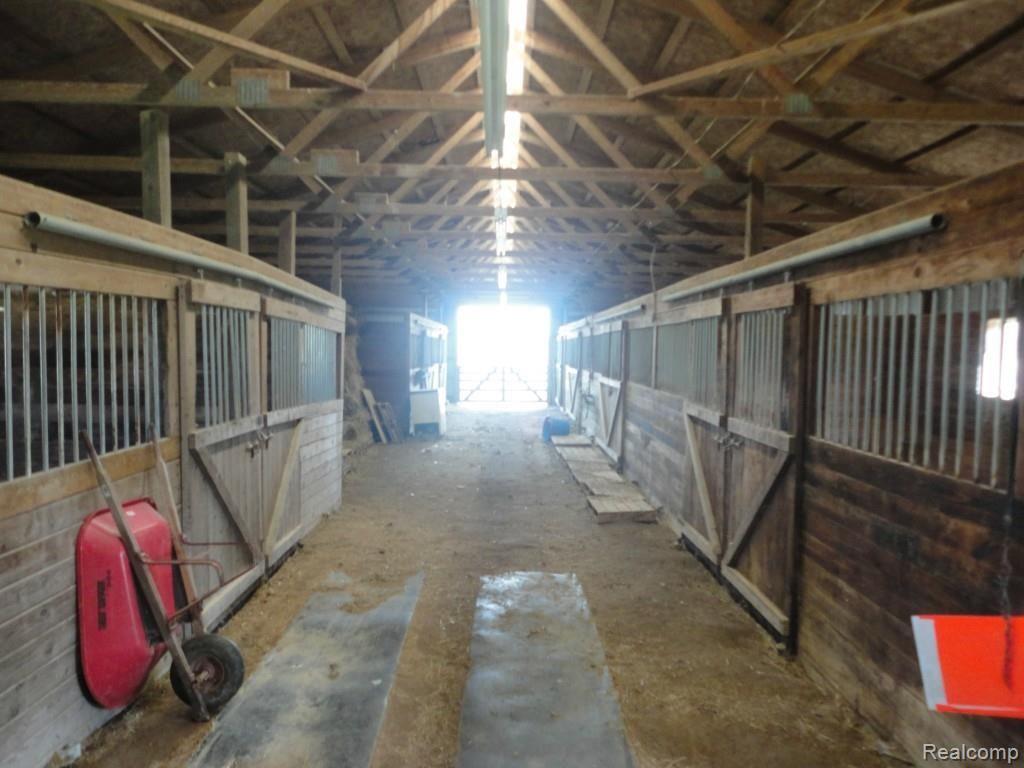 10385 Sharp Road Swartz Creek, MI 48473 - Photo 7 of 29 043.jpg