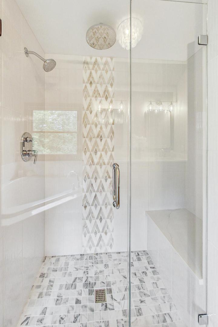 S548 Grengs Lane Geneva, IL 60134 - Photo 23 of 49 a bathroom with a shower