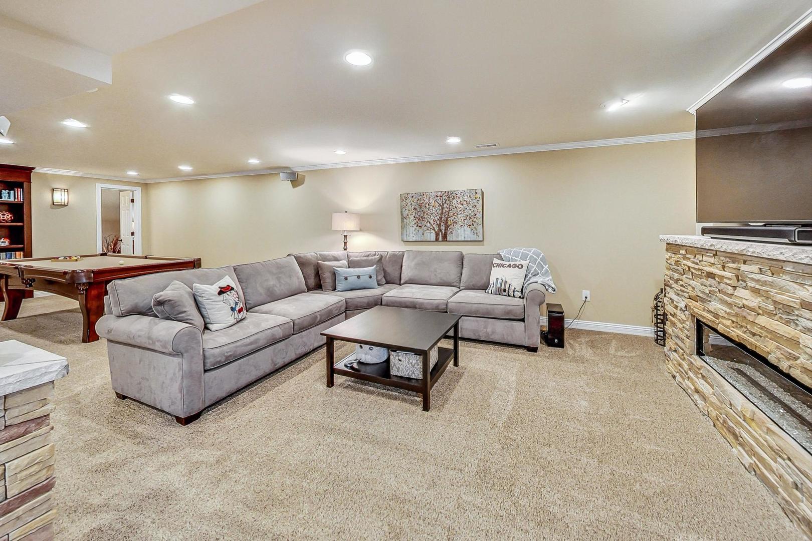 S548 Grengs Lane Geneva, IL 60134 - Photo 33 of 49 a living room with furniture and a couch