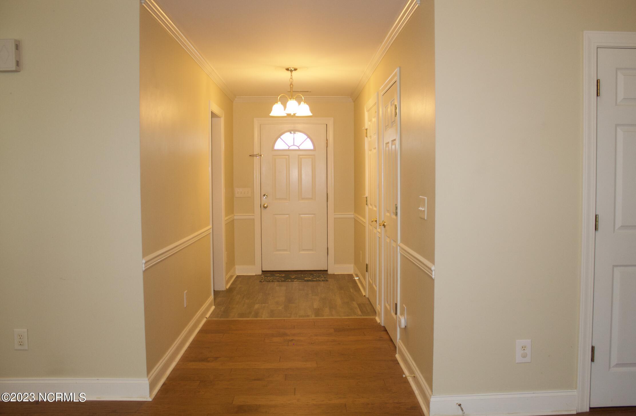 442 Neuchatel Road New Bern, NC 28562 - Photo 4 of 41 442 entry