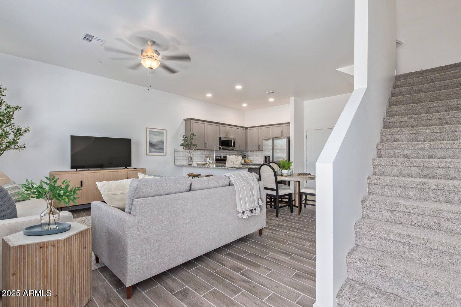 3230 East Thomas Road, Unit 111 Mesa, AZ 85213 - Photo 2 of 27 Great Room