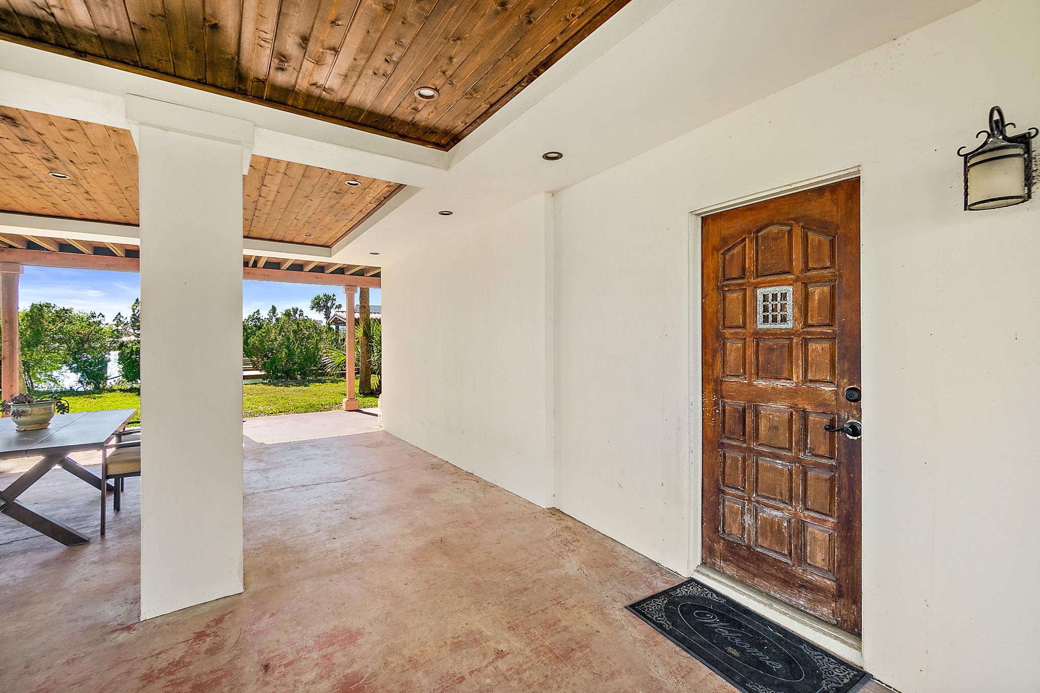 8851 South A1a Street St. Augustine, FL 32080 - Photo 5 of 50 a view of an entryway