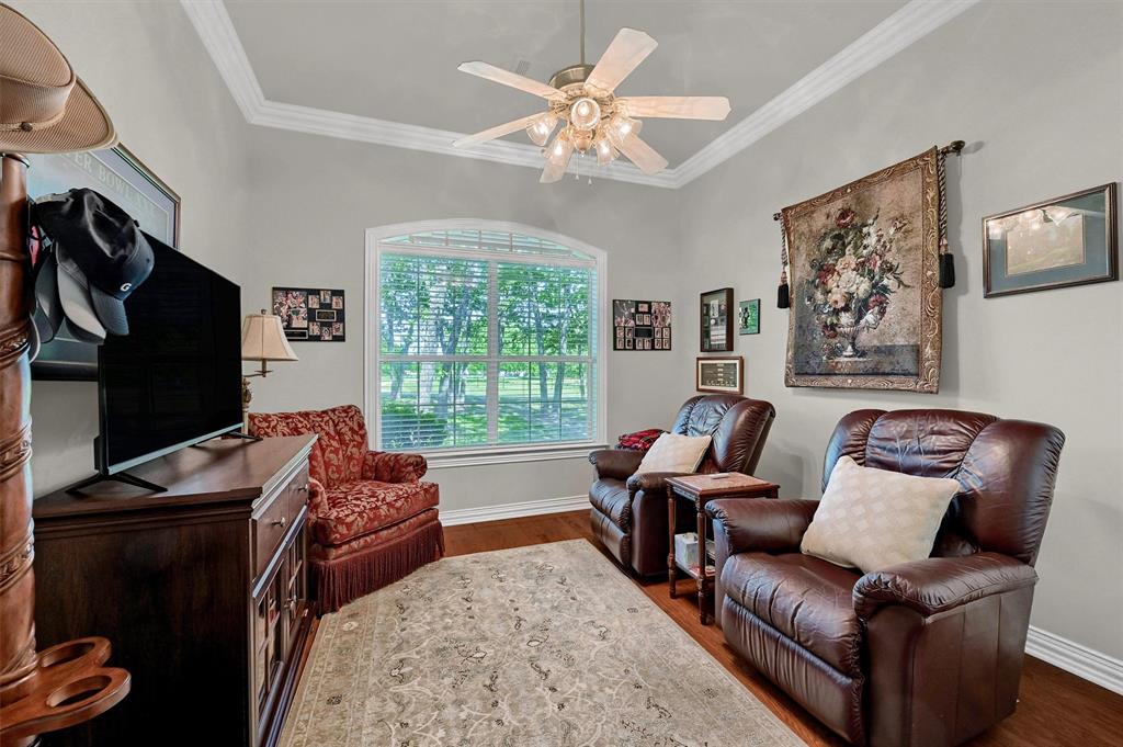 1090 Riley Road Whitesboro, TX 76273 - Photo 12 of 40 Ofc - TV room
