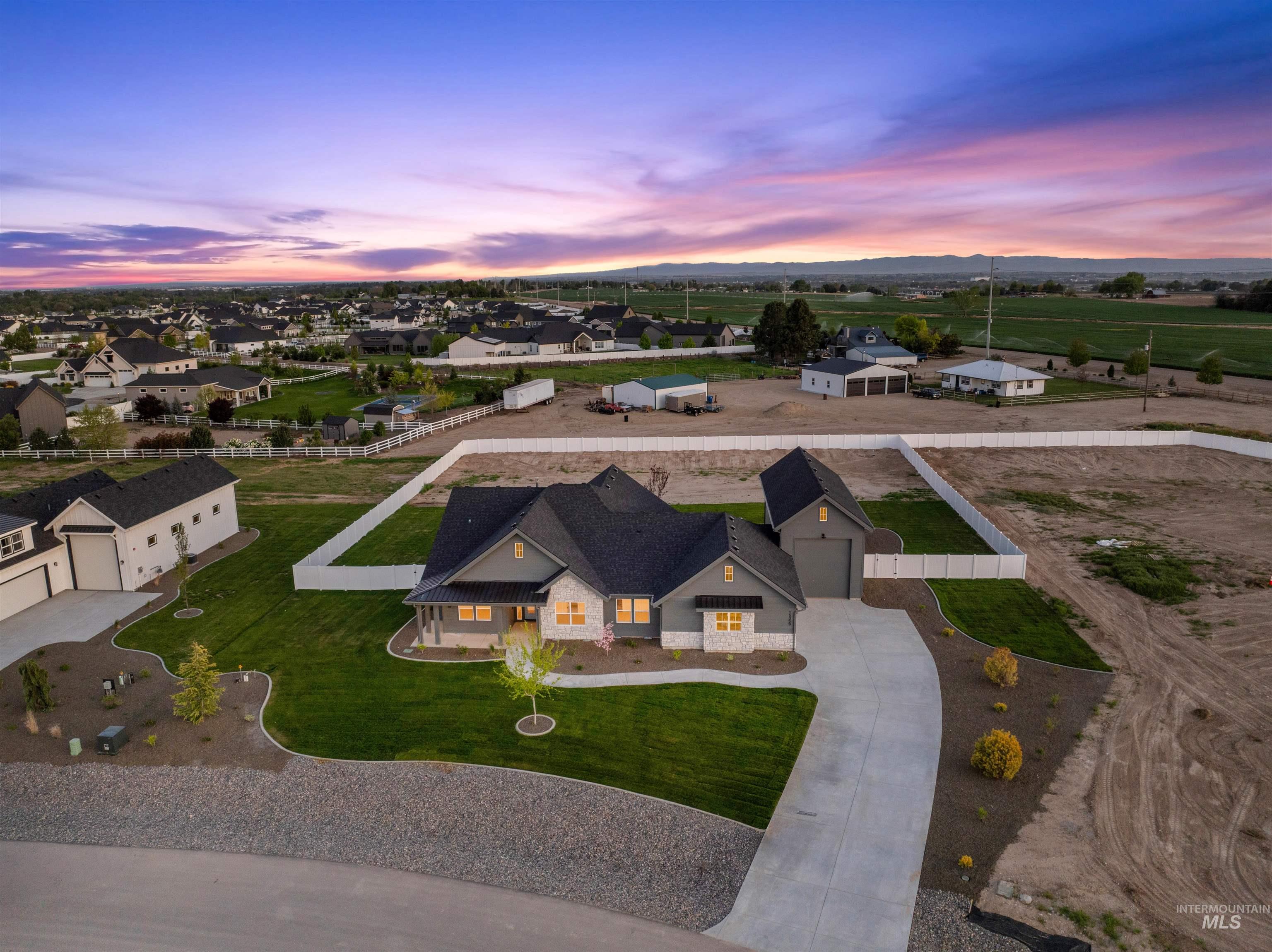 15359 Rhodes Court Caldwell, ID 83607 - Photo 2 of 32