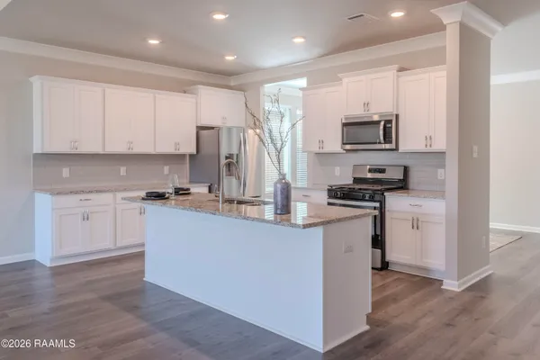 $2,600 | 400 Eastwood Drive, Lafayette, LA 70508