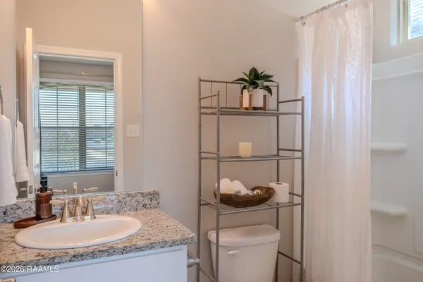 $2,600 | 400 Eastwood Drive, Lafayette, LA 70508